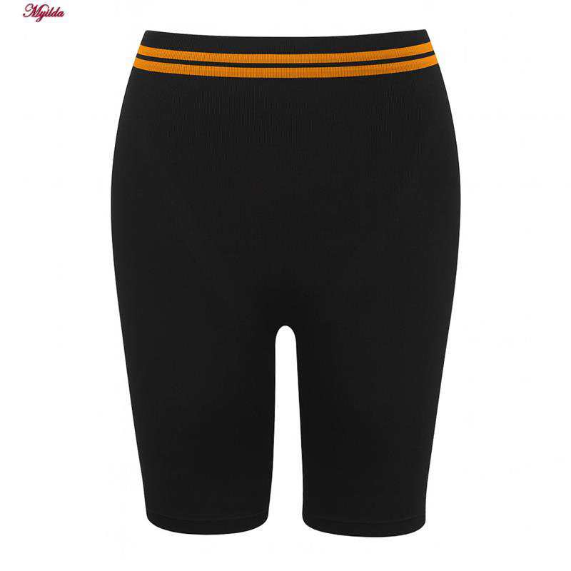 ست نیم تنه و شلوارک ورزشی زنانه رنگ مشکی ماییلدا مدل 5327