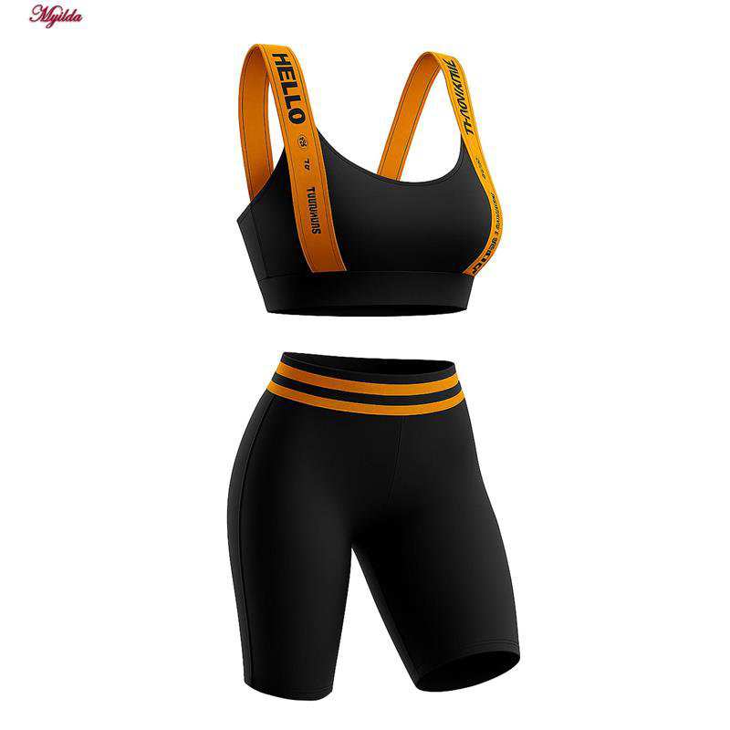 ست نیم تنه و شلوارک ورزشی زنانه رنگ مشکی ماییلدا مدل 5327