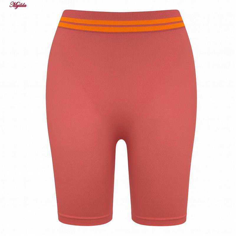ست نیم تنه و شلوارک ورزشی زنانه رنگ نارنجی ماییلدا مدل 5327