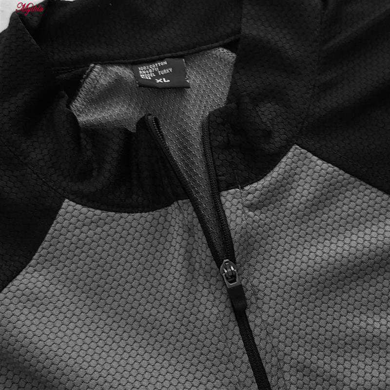 ست تی شرت آستین کوتاه و شلوارک ورزشی مردانه رنگ طوسی مدل 5374-806 ماییلدا