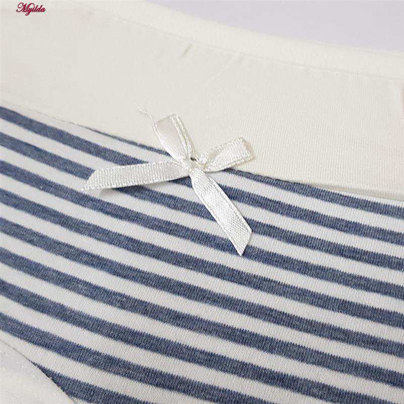 شورت زنانه راه راه رنگ سفید کد 5408-Y97 ماییلدا