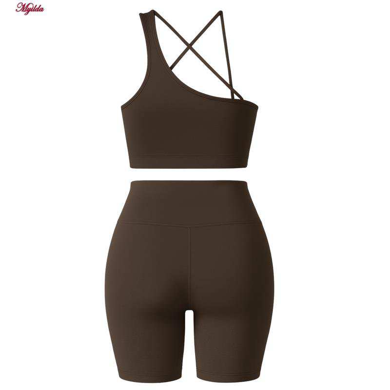 ست نیم تنه و شلوارک ورزشی زنانه رنگ قهوه ای ماییلدا مدل 5409-7106