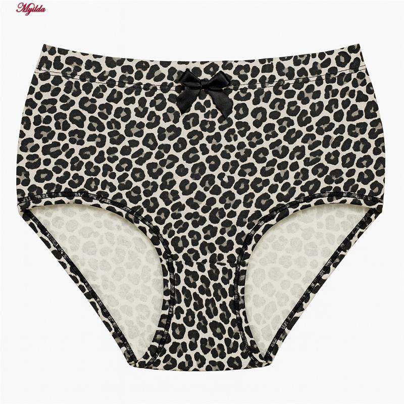 شورت زنانه ماییلدا مدل پلنگی کد 5453