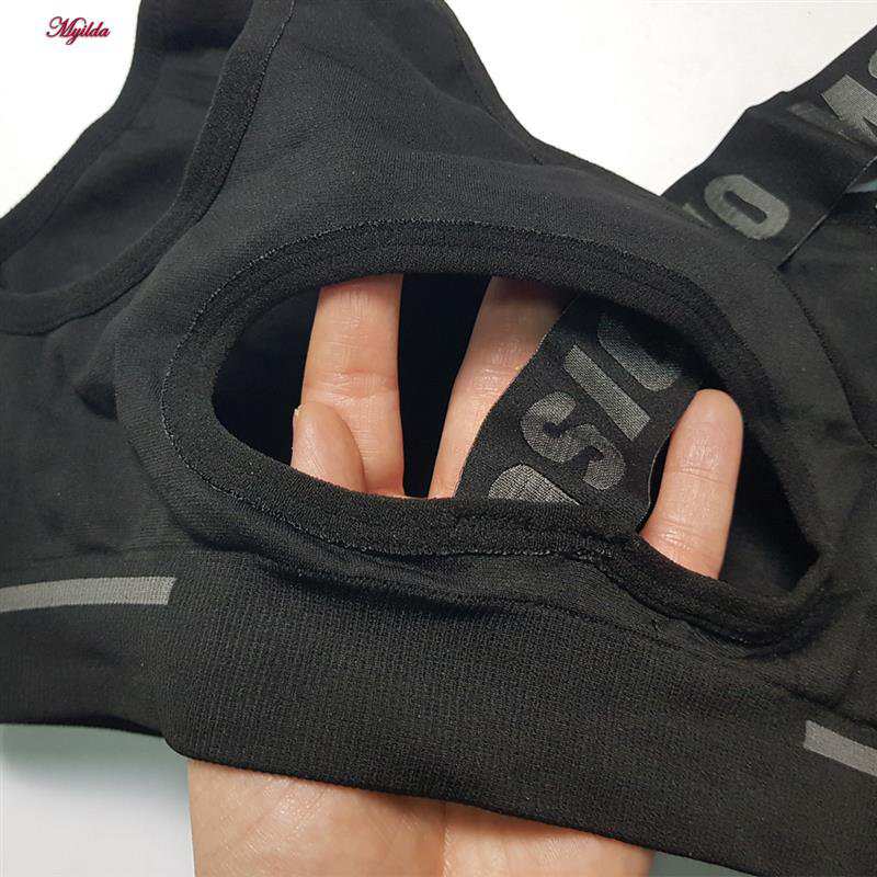 ست نیم تنه و شلوارک ورزشی زنانه مدل سیملس پشت چین دار کد 5562-2333 ماییلدا