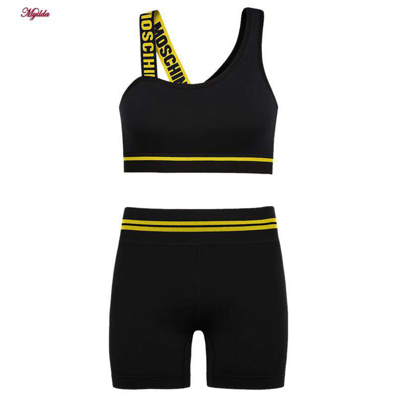 ست نیم تنه و شلوارک ورزشی زنانه مدل سیملس پشت چین دار کد 5562-2333 ماییلدا