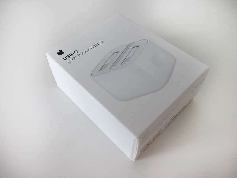 شارژر اصلی ۲۰ وات اپل Apple 20W 3pin USB-C Power Adapter