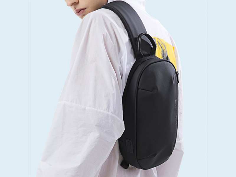 کوله تک بند یو اس بی دار ضد آب بنج Bange BG-7306 Crossbody Chest Bag with USB Port