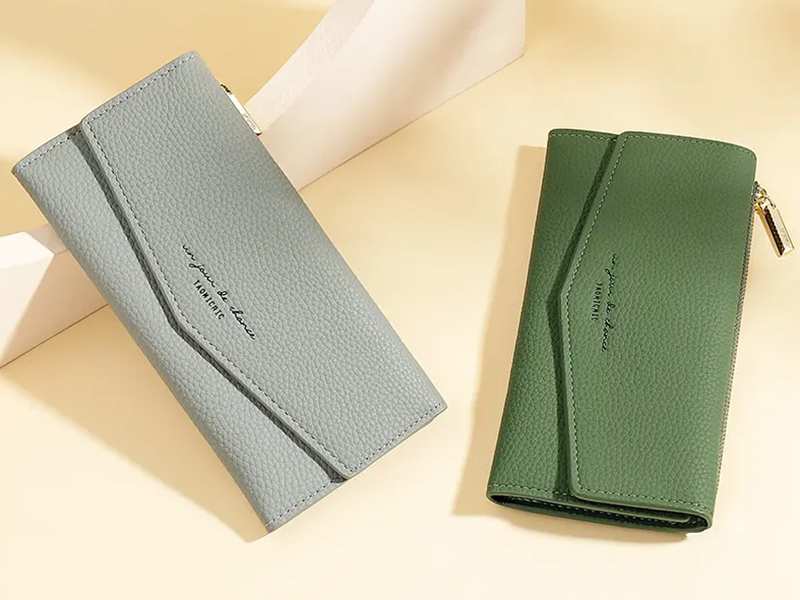 کیف پول زنانه تاشو چرم دارای 11 جاکارتی TAOMICMIC Y8213  Folding Long women Wallet