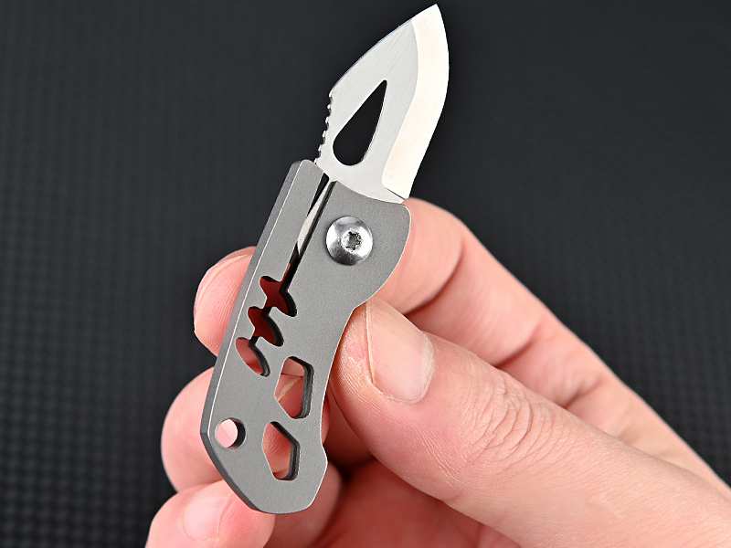 چاقو آنباکسینگ تیتانیومی تاشوی قابل آویز از دسته کلید Portable sharp mini folding knife