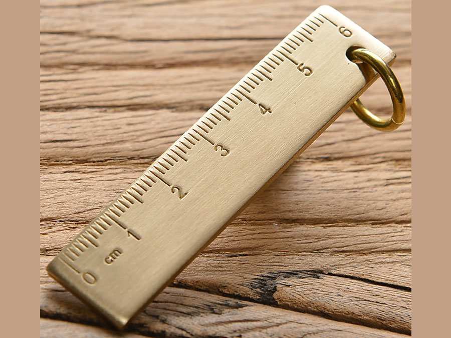 خط کش کوچک 6 سانتی متری دانشجویی دارای حلقه آویز 6cm small copper ruler 3mm thickened brass