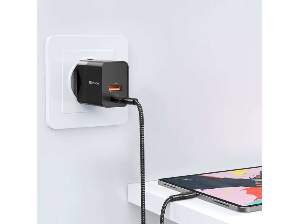 شارژر دیواری 2 پورت 20 وات بههمراه کابل تایپ سی به لایتنینگ مکدودو MCDODO CH-1952 Hydrogen Series 20W Charger + Type-C to Lightning Cable