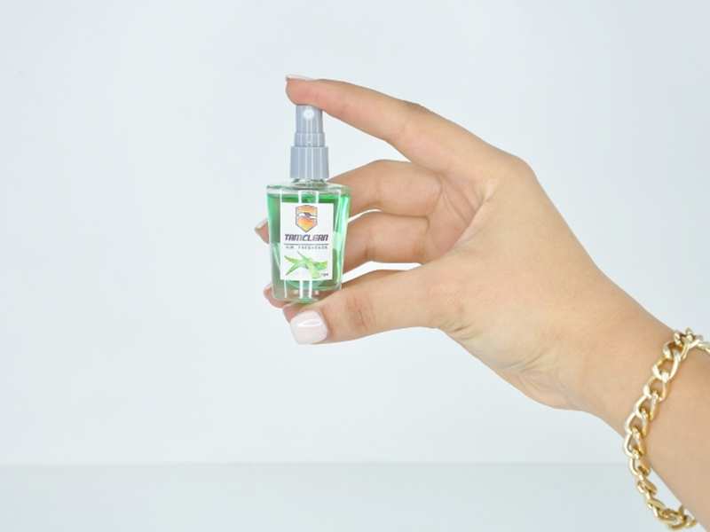 اسپری خوشبو کننده خودرو تام کلین با رایحه آلوئه ورا حجم 10 میلی لیتر Tom Klein TC-FI10NAS car air freshener with aloe vera scent