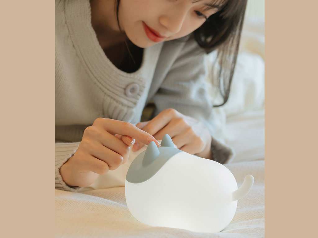 چراغ خواب فانتزی شارژی رومیزی Cute cat silicone pat lamp induction dimming M21