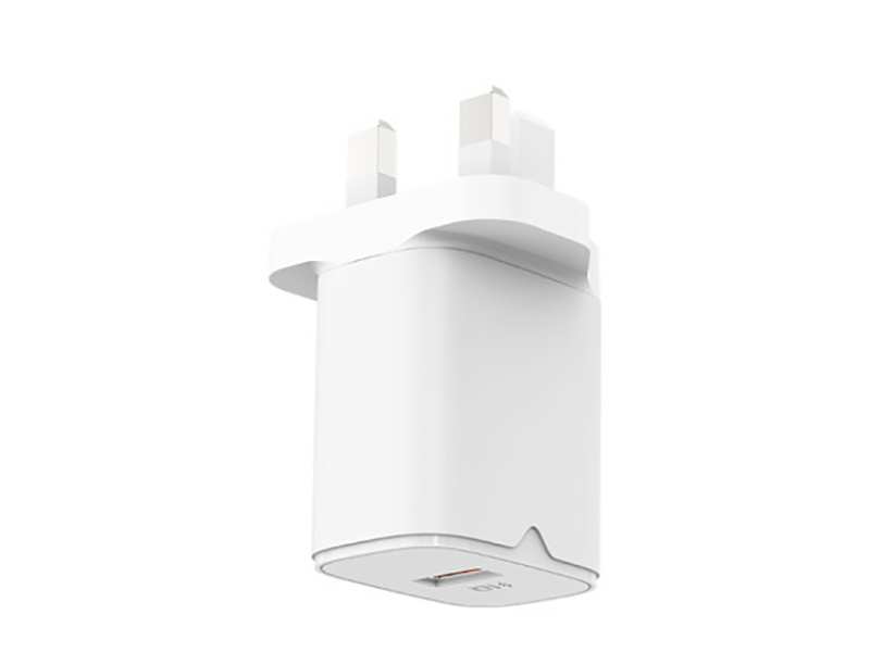 شارژر دیواری فست یو اس بی 18 وات رسی RECCI RC51U 18W QC3.0 QUICK CHARGER