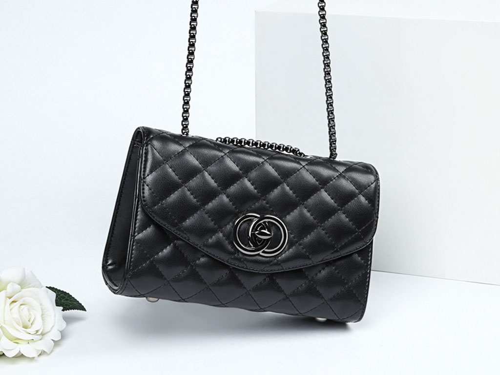 کیف دوشی زنانه چرمی Women's bag new style 2023 genuine leather 8882