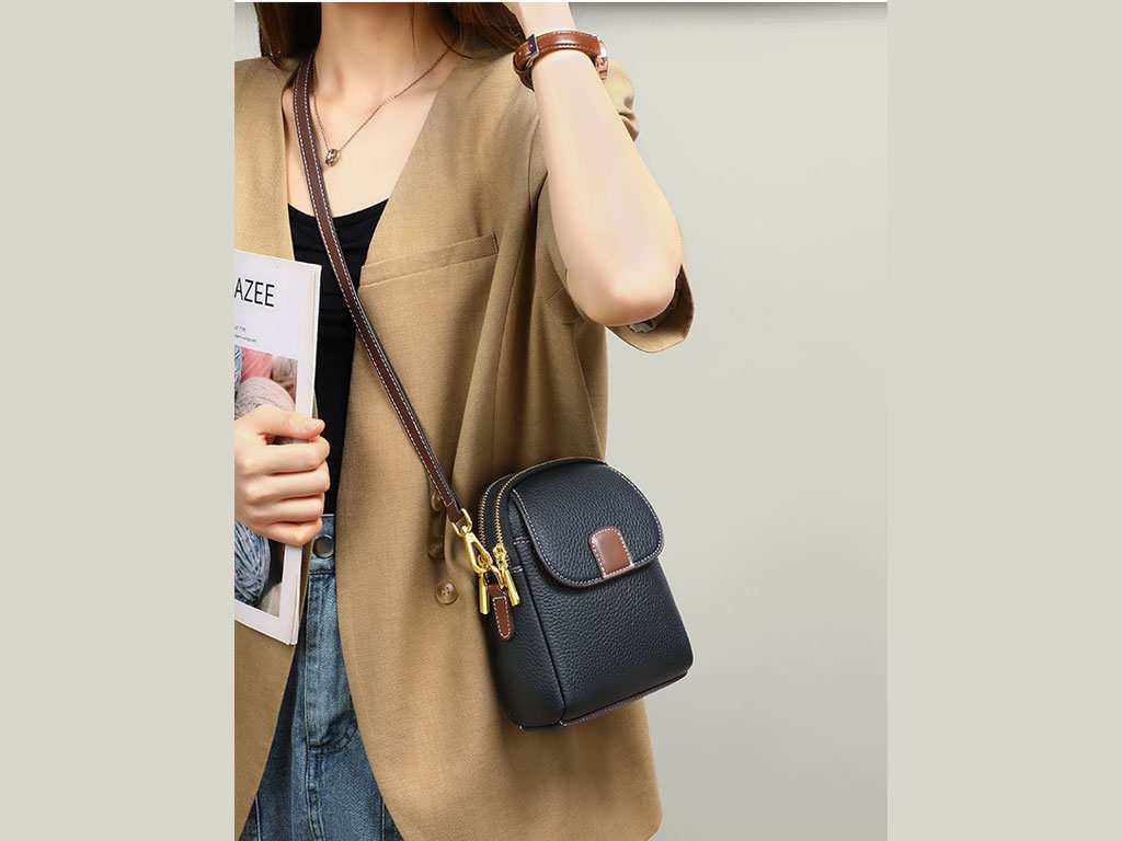 کیف دوشی و کراس بادی زنانه چرمی Mobile phone leather crossbody bag for women 2023 V90059