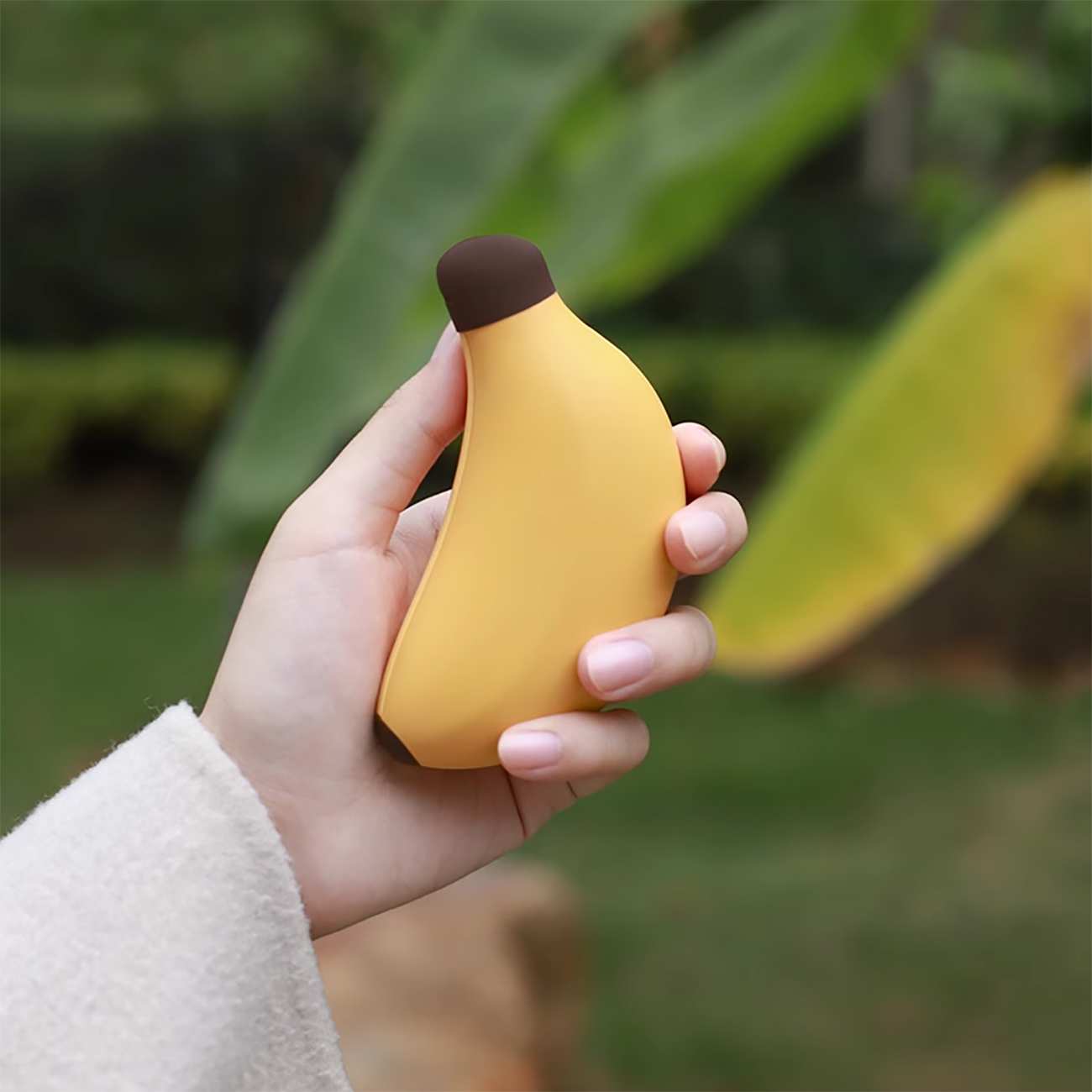 گرمکن دست و پاوربانک موبایل با طرح فانتزی موز H-W-03