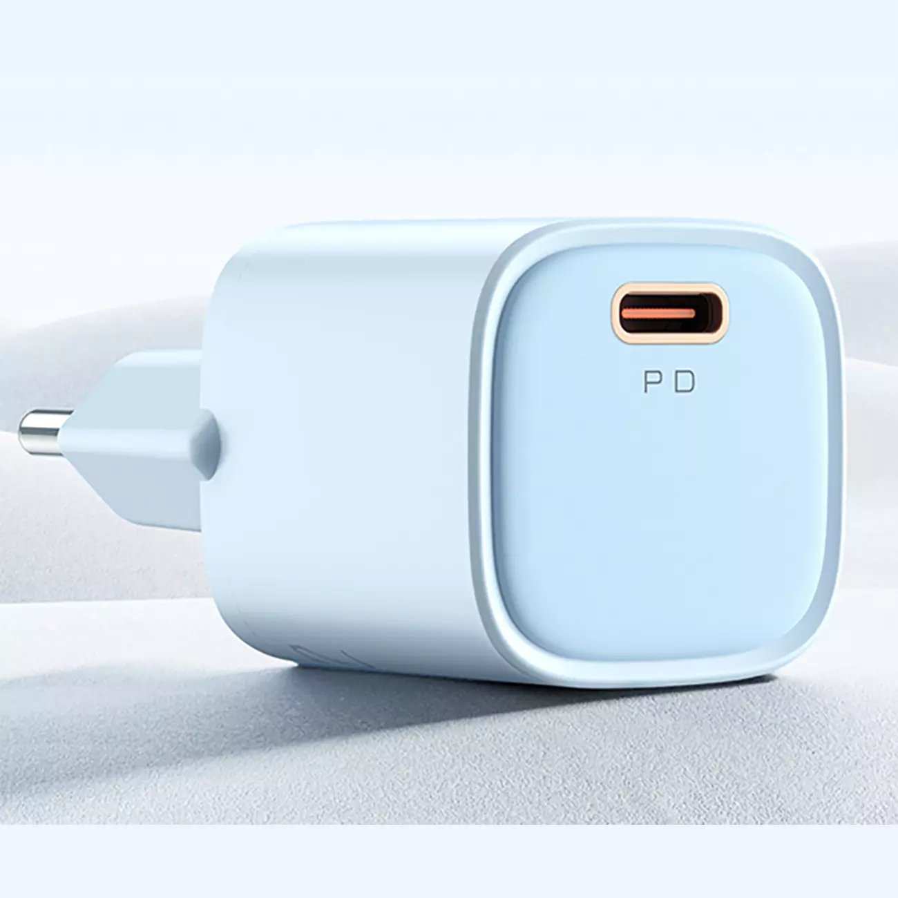 شارژر دیواری فست شارژ تایپ سی 20 وات همراه با کابل دو سر تایپ سی مک دودو CH-404