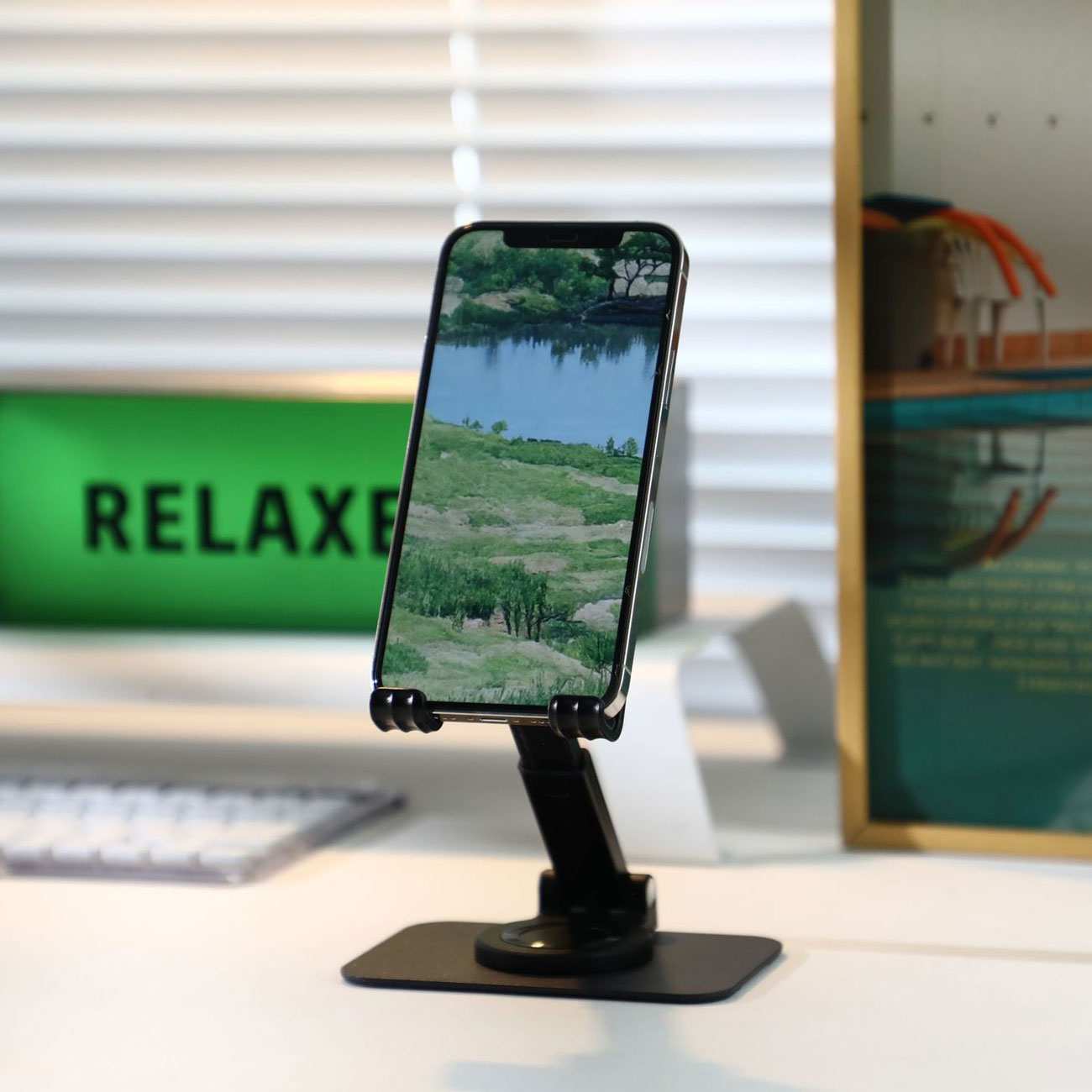 هولدر گوشی موبایل و تبلت رومیزی تاشو L70