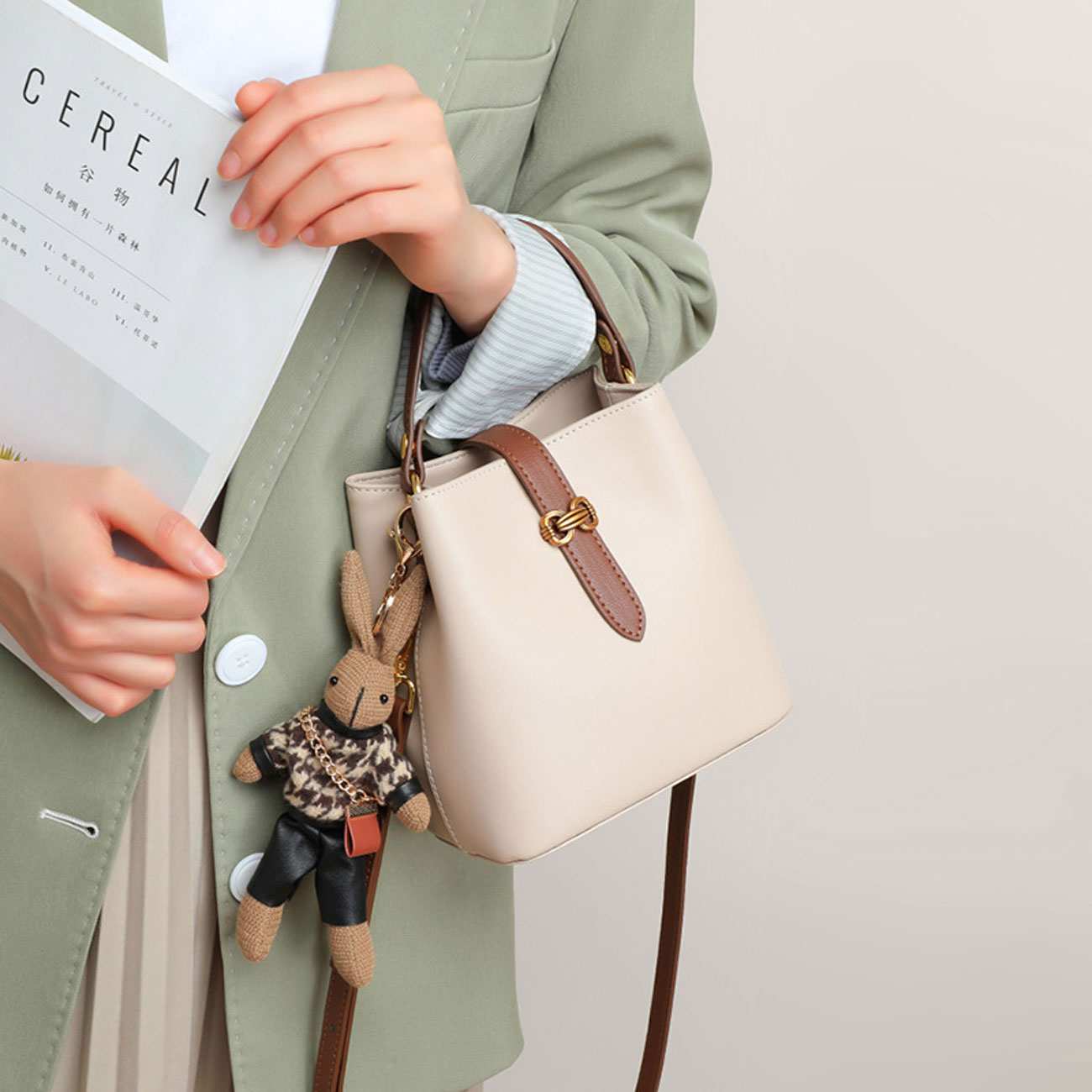 کیف دوشی و کراس بادی زنانه چرمی T6617HYB