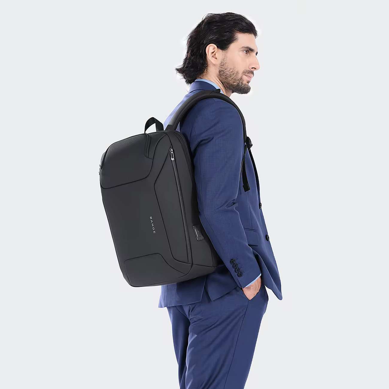 کوله پشتی لپ تاپ 15.6 اینچ ضد آب طرح چمدان دارای درگاه تایپسی و یواسبی بنج BG-7802