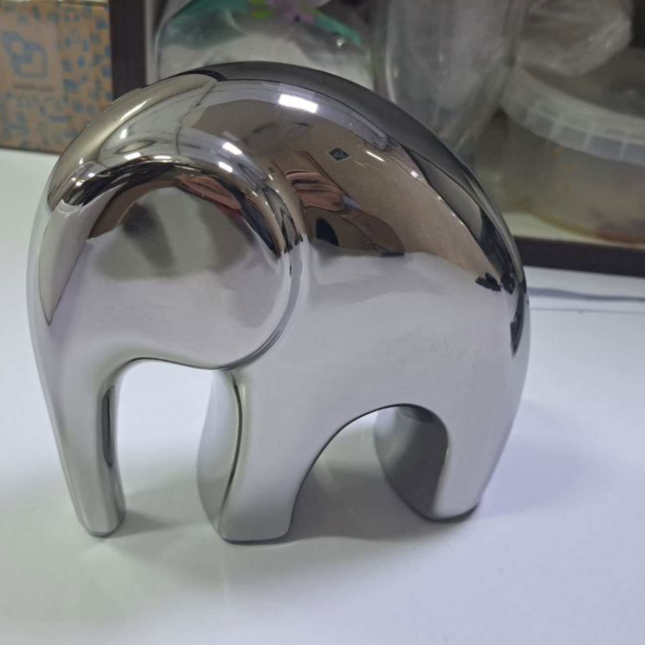 مجسمه مینیمال فانتزی رومیزی طرح فیل نقره ای