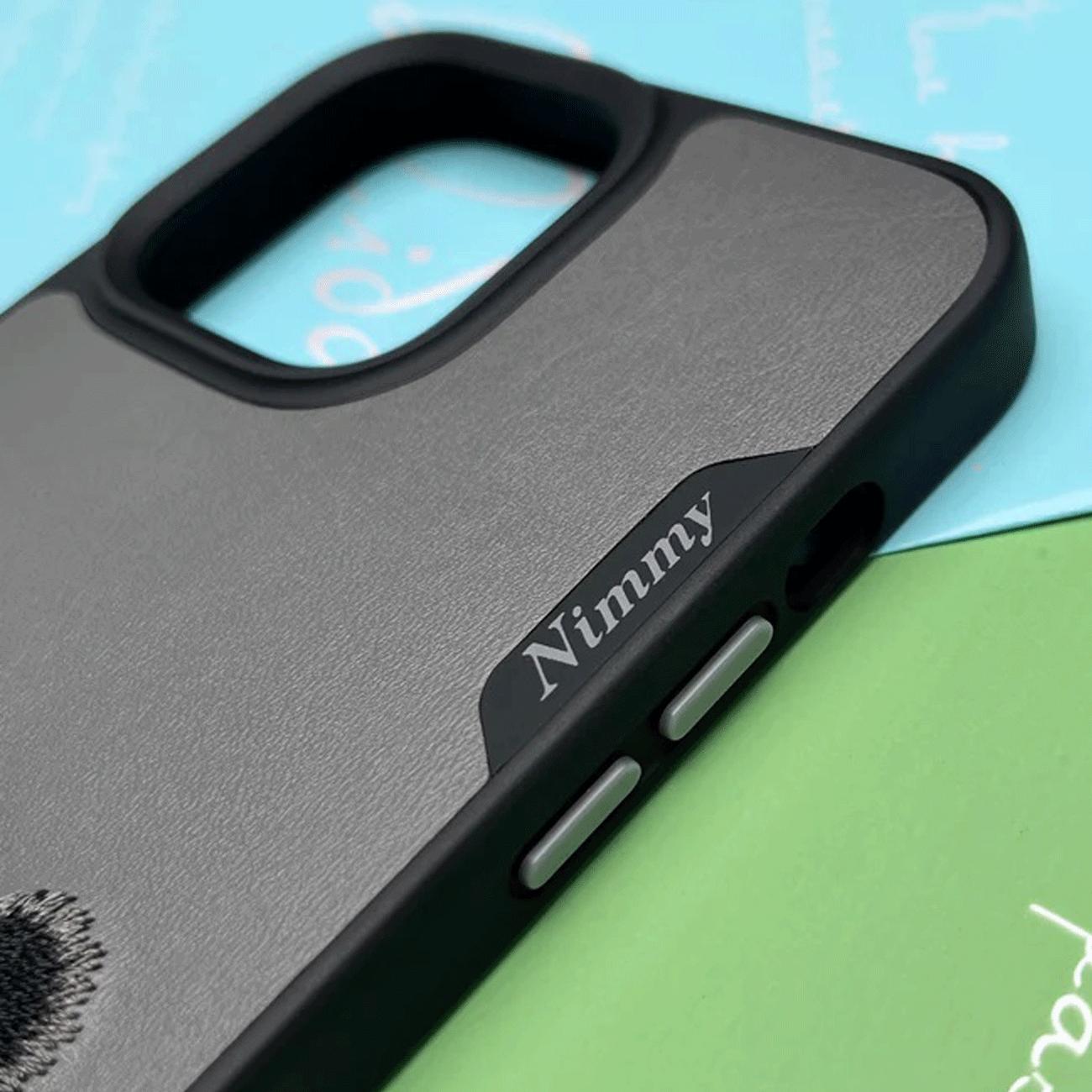 قاب محافظ گوشی آیفون 13 پرومکس طرح پاندا نیمی گلدوزی شده