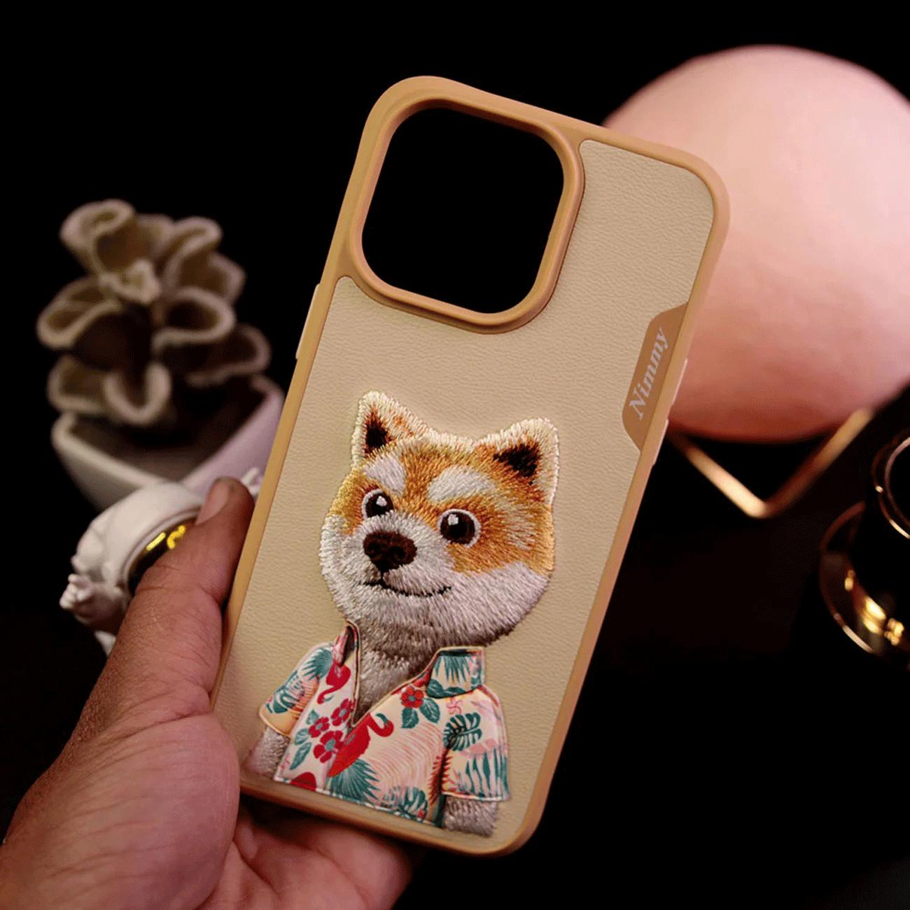 قاب محافظ گوشی آیفون 15 پرومکس طرح روباه با خز واقعی نیمی