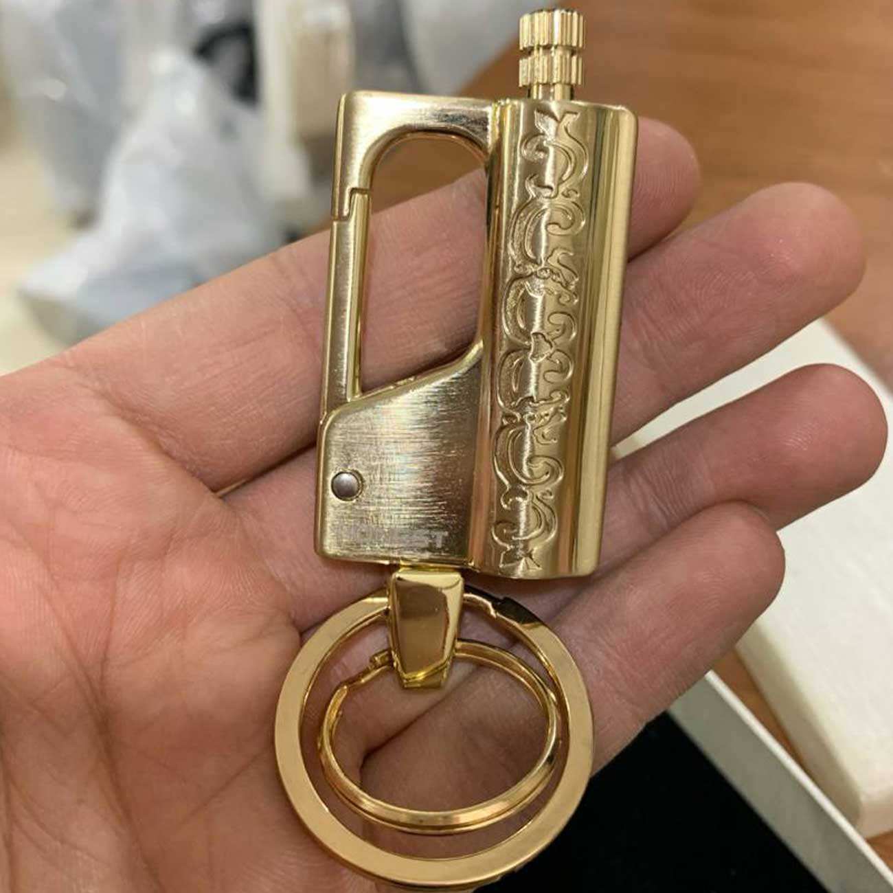 جاکلیدی فندک دار آنست
