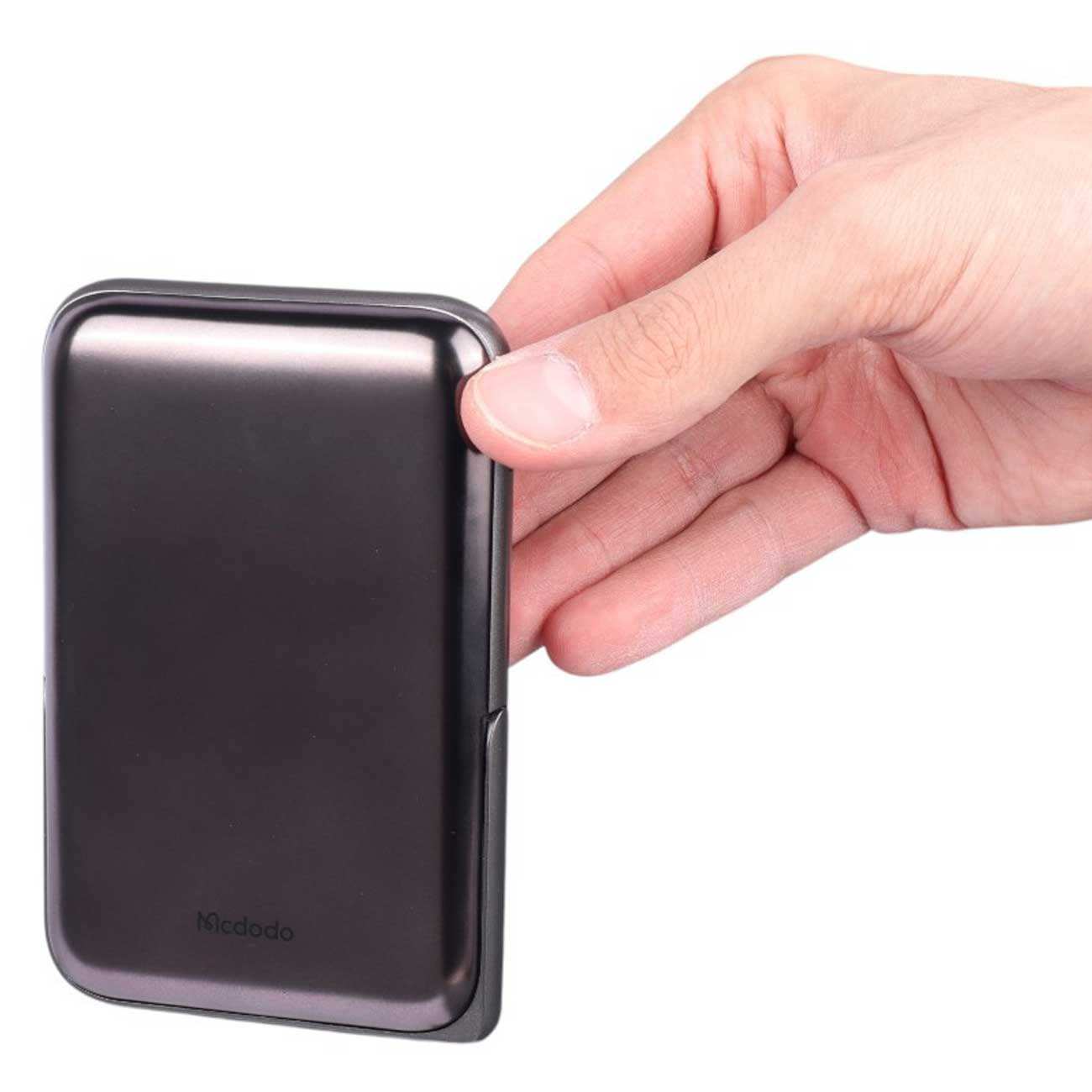 پاوربانک وایرلس 15 وات و تایپ سی 20 وات فست شارژ 10000 مک دودو MC-151