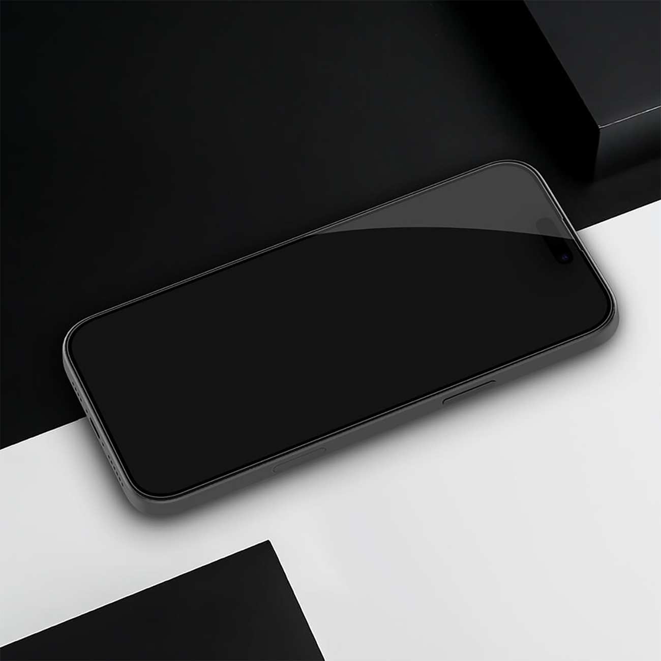 گلس شفاف آیفون 16 پرو 3 بعدی نیلکین Amazing 3D