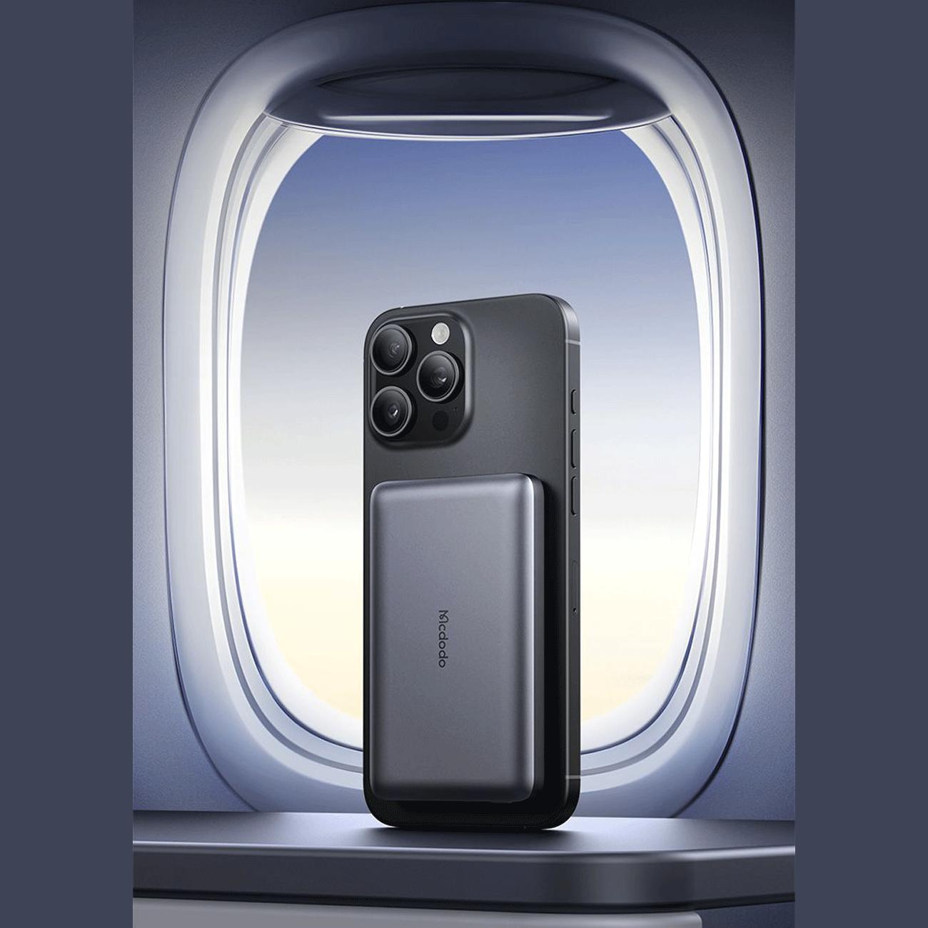 پاوربانک وایرلس مگ سیف 15 وات و تایپ سی 20 وات 10000 مک دودو MC-465