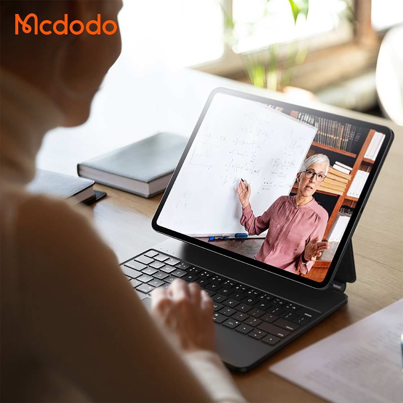 کاور کتابی هوشمند مگنتی کیبورد دار آیپد ایر ام4 13 اینچ 2024 مک دودو KB-7193