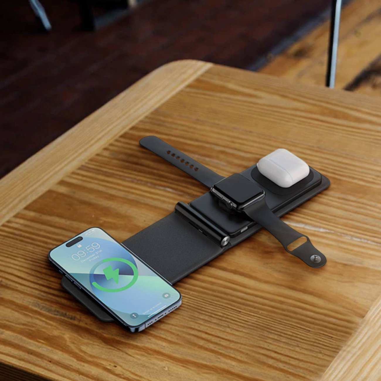 هولدر شارژر وایرلس 15 وات آیفون، ایرپاد، اپل واچ تاشو لِوِلو LV31WSS