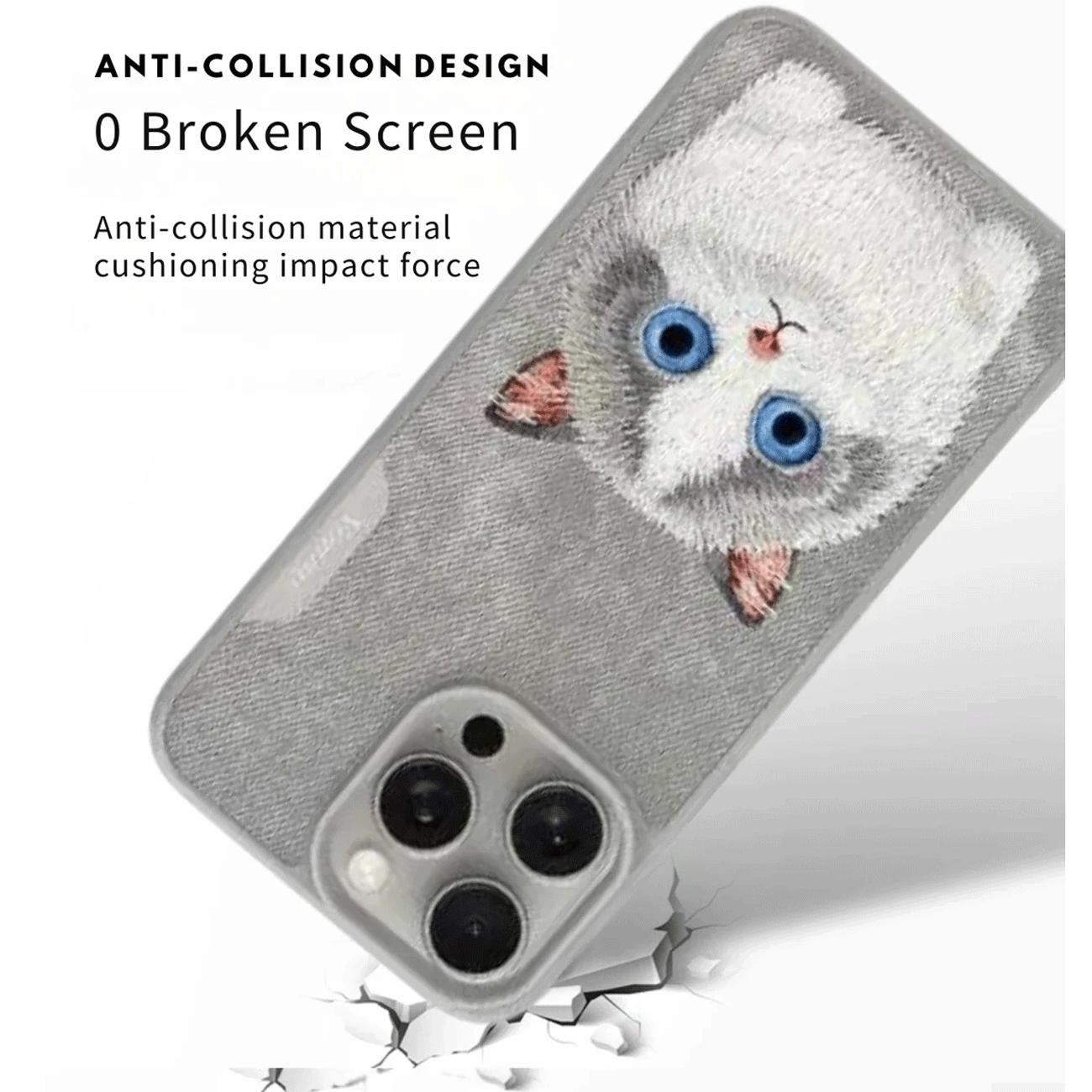 قاب محافظ گوشی آیفون 15 طرح گربه ملوس با چشم متحرک نیمی