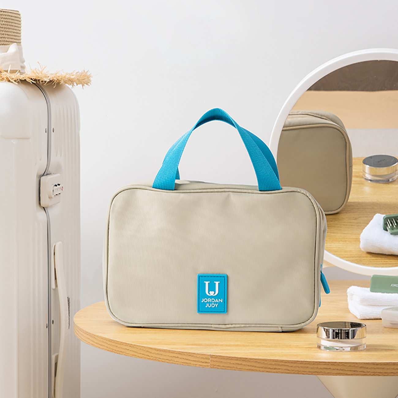 کیف لوازم آرایشی مسافرتی ضد آب جوردن و جودی Jordan Judy PT067