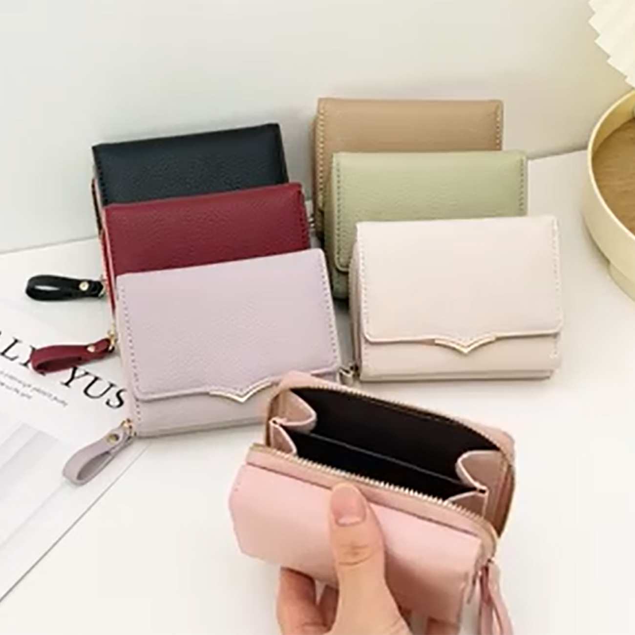 کیف پول زنانه تاشو تائومیکمیک Y9205