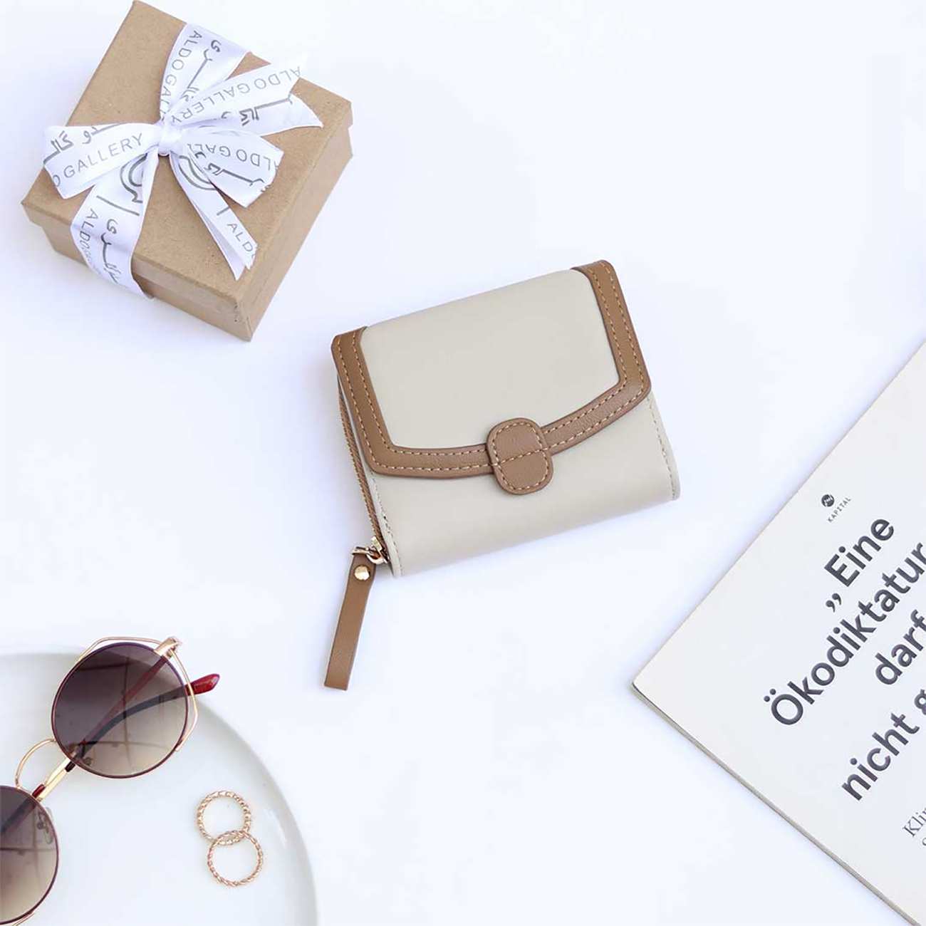 کیف پول زنانه تاشو تائومیکمیک Y9156