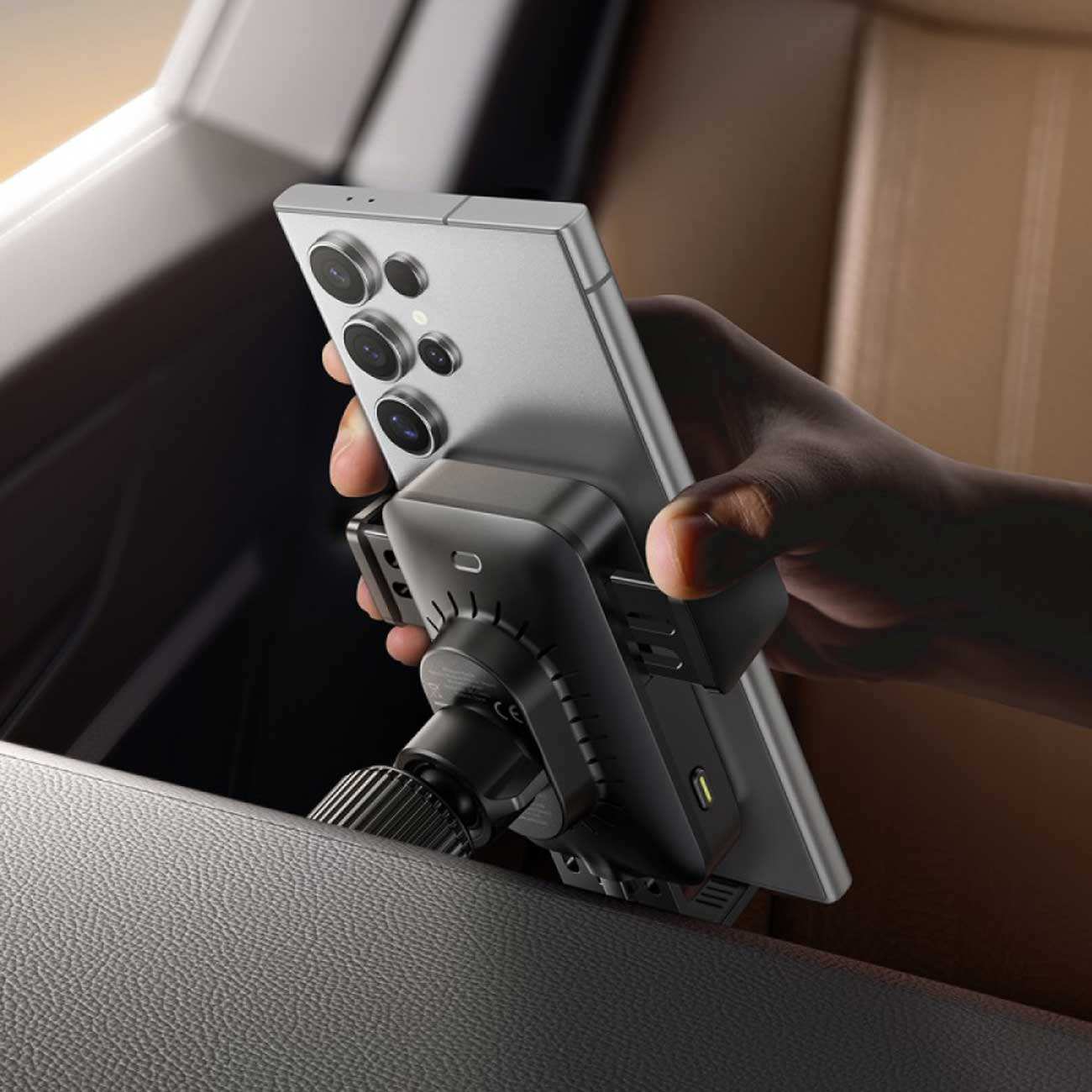 هولدر و شارژر وایرلس گوشی موبایل داخل خودرو بیسوس BS-CM051 C40381501123-00