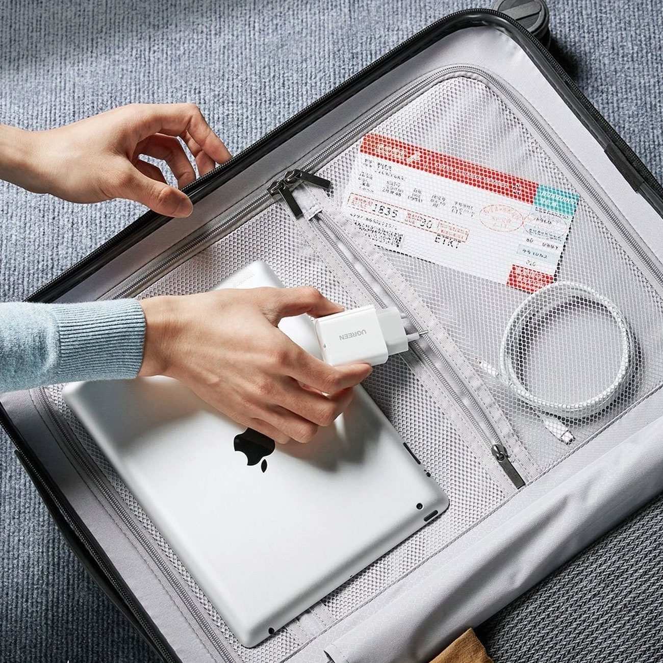 شارژر دیواری تایپ سی 20 وات همراه کابل تایپ سی به لایتنینگ یک متری یوگرین CD137 50698