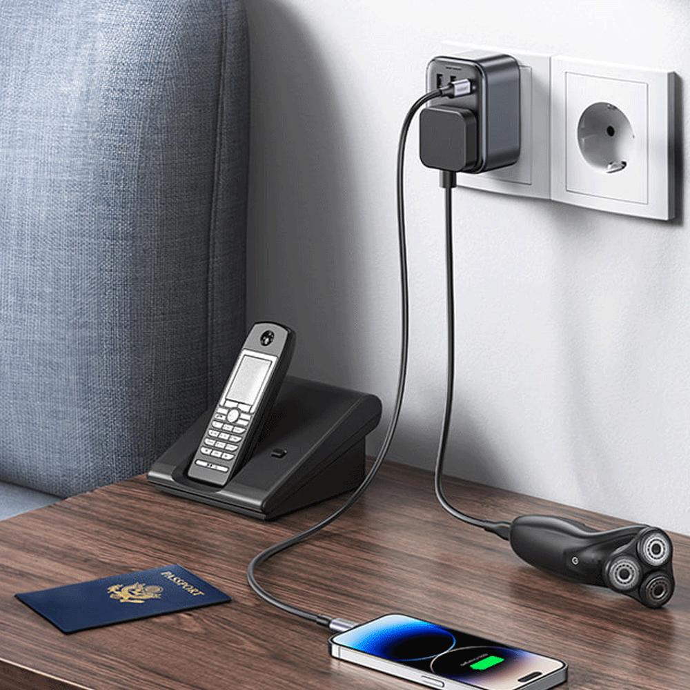 چندراهی برق و شارژر دیواری یک سوکت، یک تایپ سی و دو یواسبی 30 وات یوگرین CD314 15290