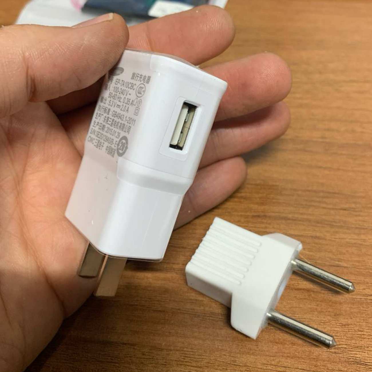 شارژر دیواری اصلی یو اس بی 5.3 ولت 2 آمپر سامسونگ EP-TA10CBC همراه با مبدل