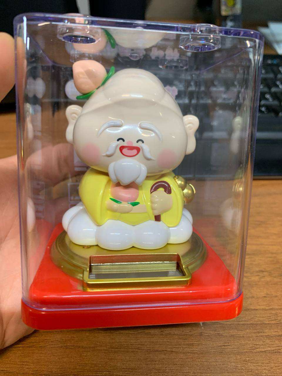 مجسمه خورشیدی فنگشویی مرد چینی با سر لرزان سایز بزرگ JS812A-JS812B