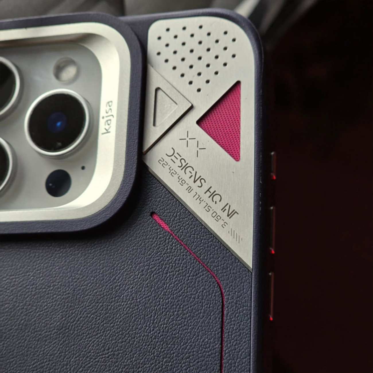 قاب مگسیف آیفون 16 کاجسا Matrix Collection