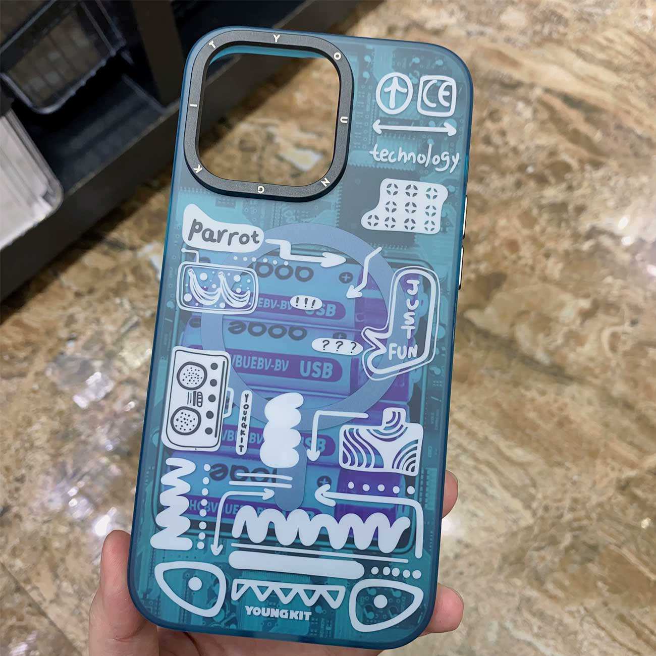 قاب مگسیف آیفون 15 پرومکس یانگ کیت DMCX003