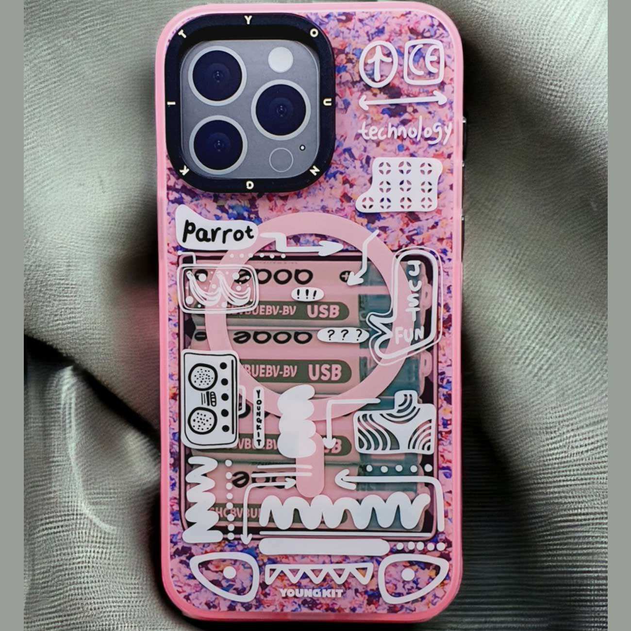 قاب مگسیف آیفون 15 پرومکس یانگ کیت DMCX003