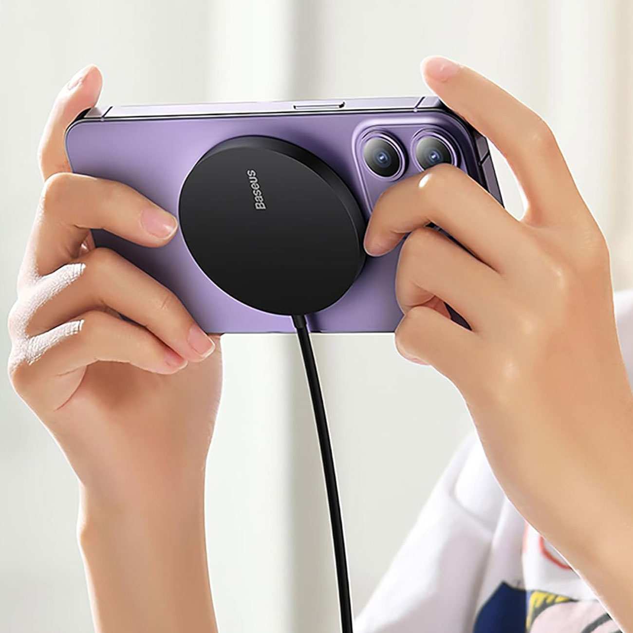 شارژر وایرلس مگنتی 15 وات بیسوس CCJJ040001 Mini3