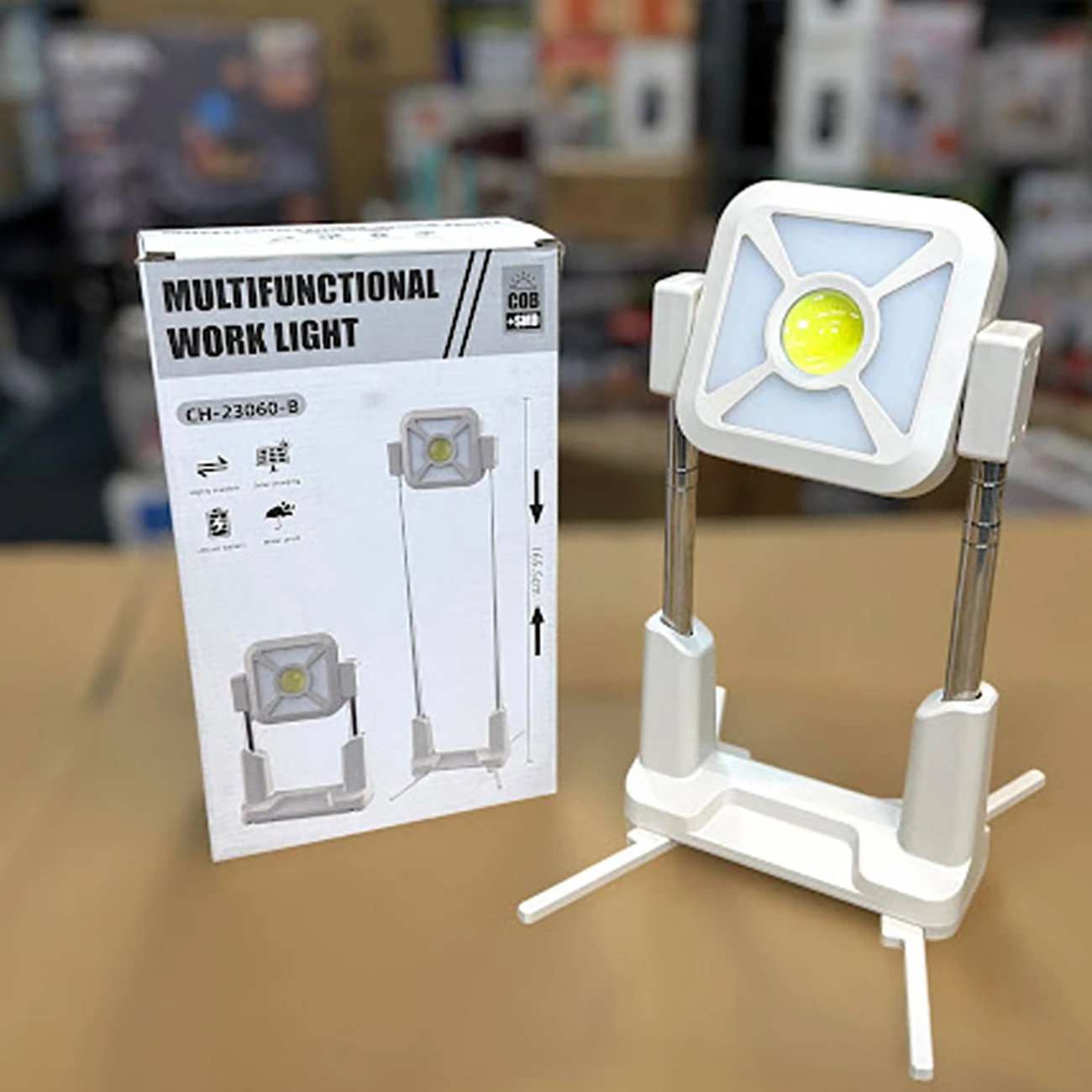 چراغ کمپینگ پایهدار شارژی خورشیدی با نور چند رنگ ch-23060-b