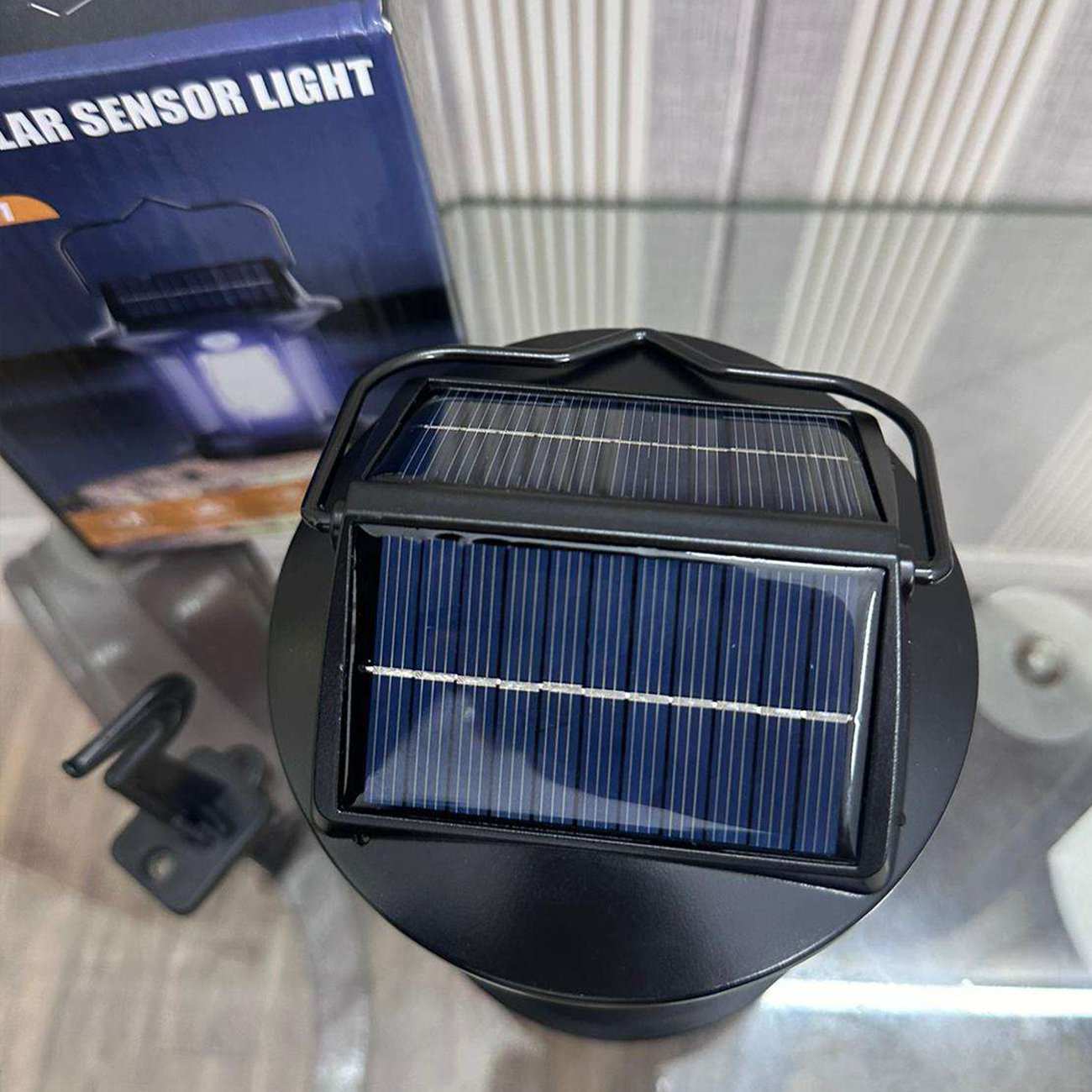 چراغ شارژی هوشمند سنسور حرکتی خورشیدی ضدآب و چراغ کمپینگ اسمایلینگ شارک LY-8286