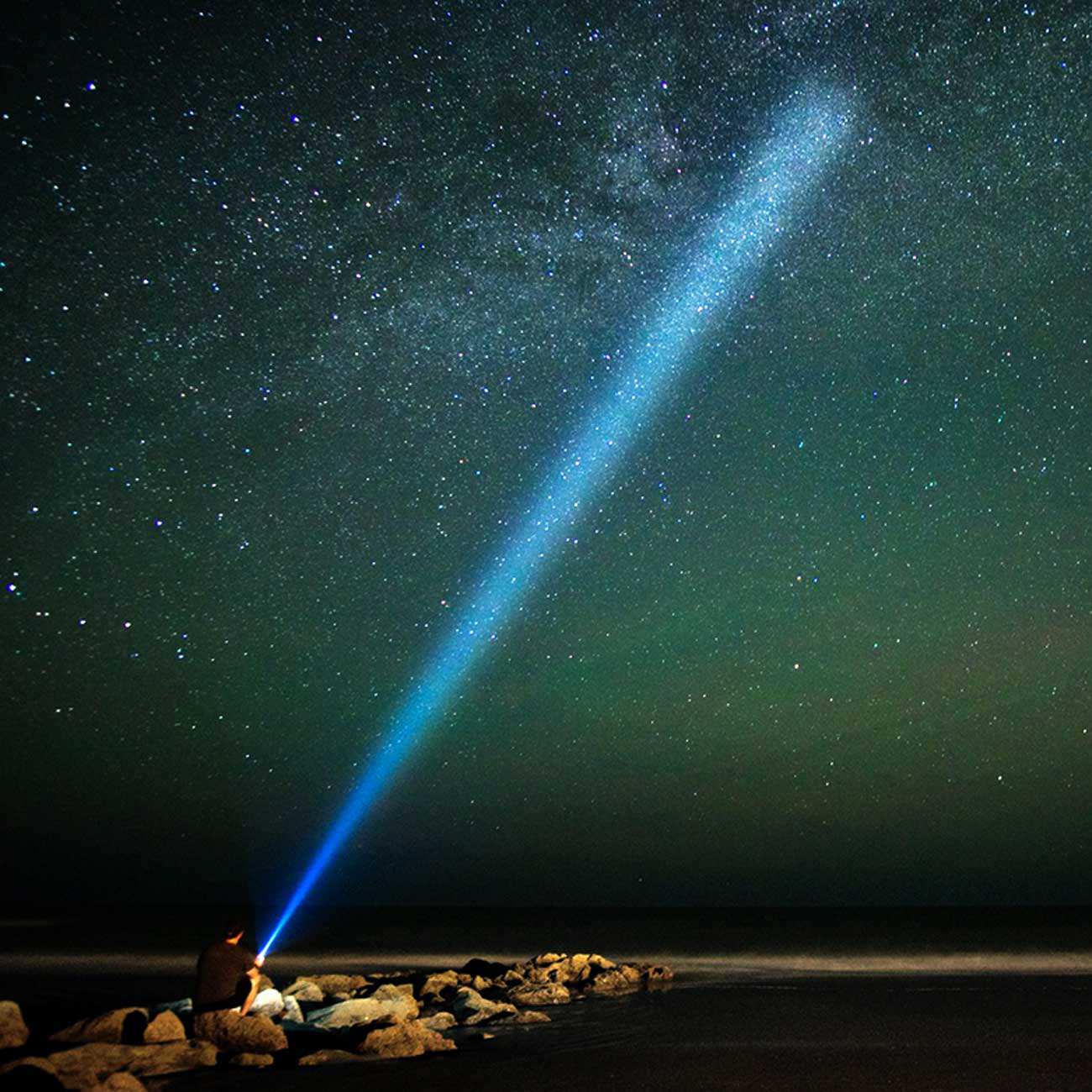 چراغ قوه ضدانفجار و ضدآب شارژی و پاوربانک اسمایلینگ شارک 887F